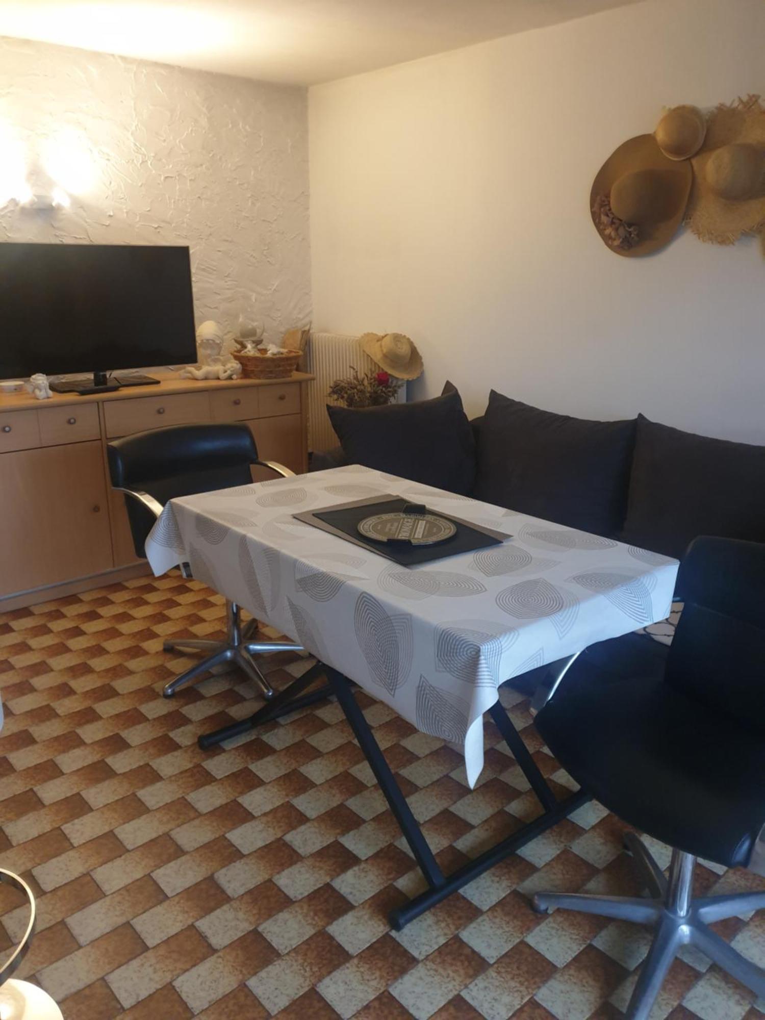 Maison Marylene Possibilite De Louer 2 Chambres Et Un Lit 1Place Supplement Du Reglement De La Location En A Regler Sur Place ,Petit Dejeuner Egalement Vous Gagnez 16 Pour-Cent Givry (Saone-et-Loire) ห้อง รูปภาพ